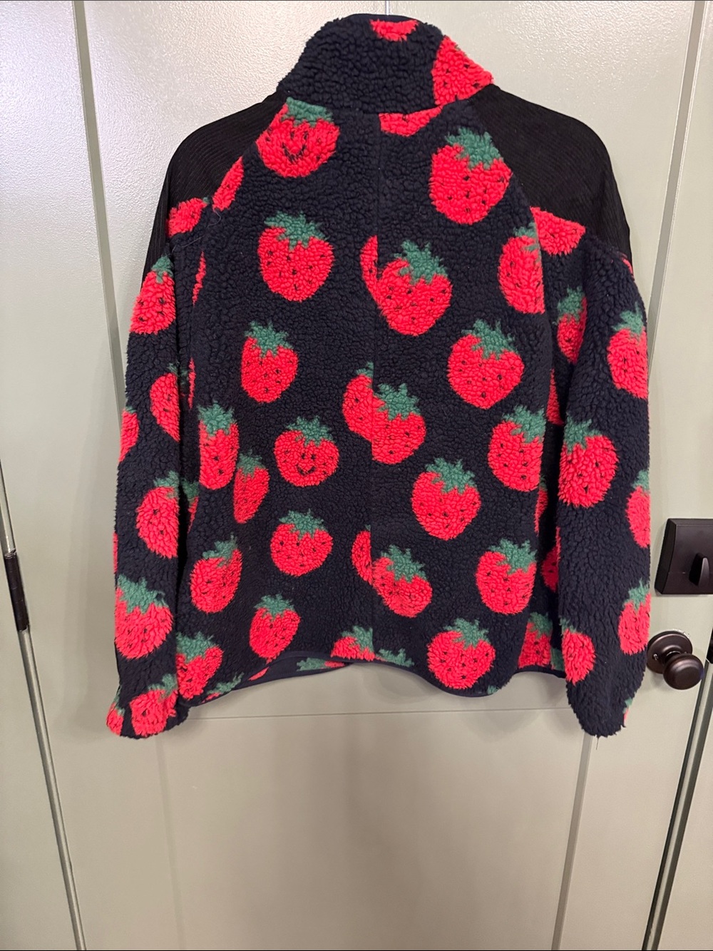Ladie’s Strawberry Print Sherpa Jacket - Black & Red - Picture 4 of 7